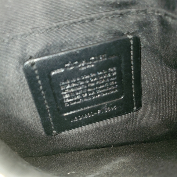 Beautiful coach purse - Picture 11 of 16